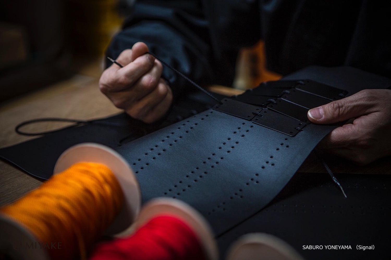 京人形の精緻な技から生まれた、甲冑バッグの物語|京人形伝統工芸士 二世 三宅玄祥〈京人形〉