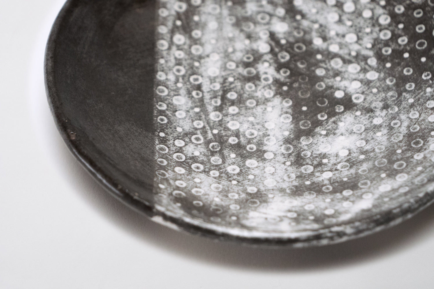 Daigo Kiln <AKA to KURO> PLATE S