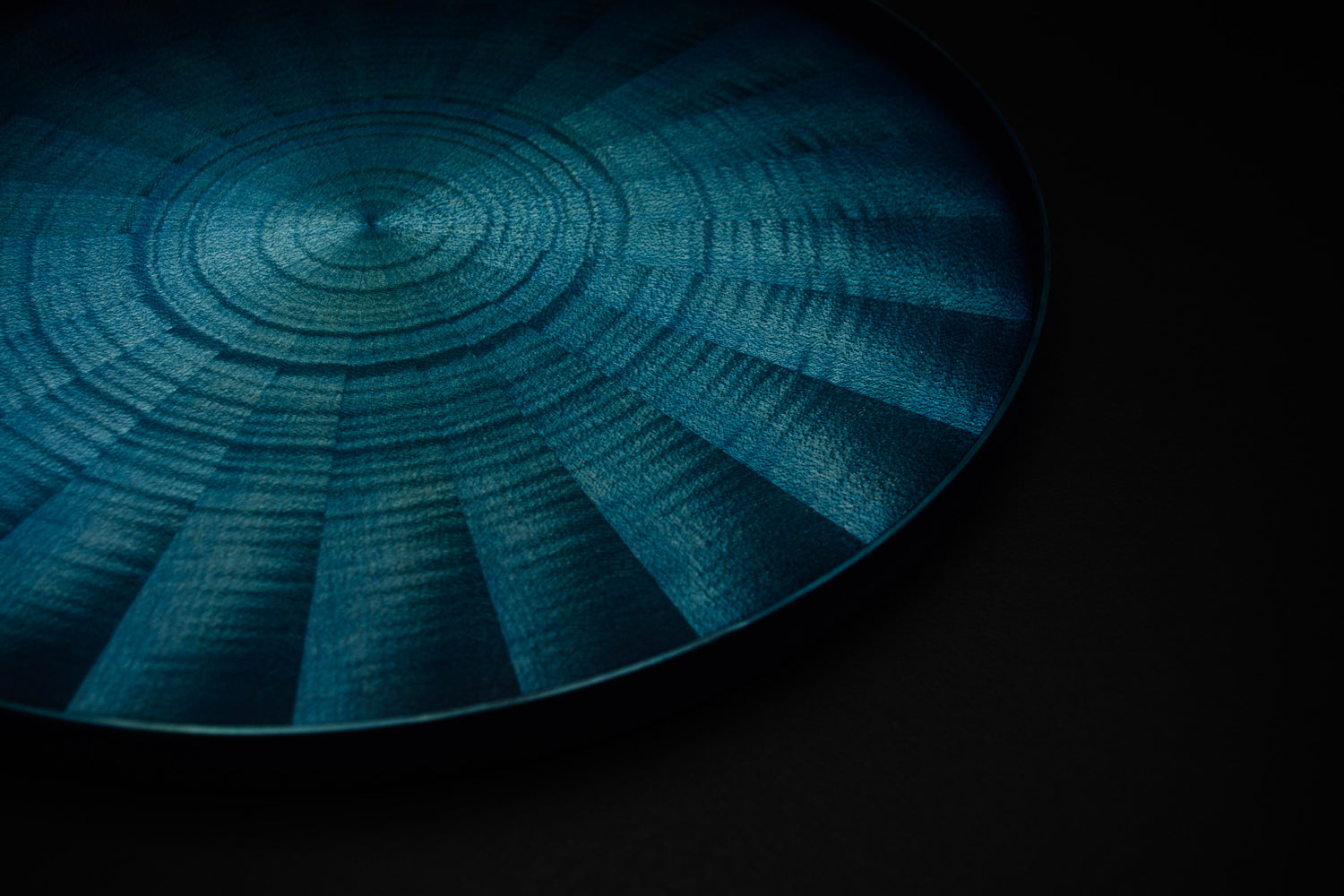 Round RaysTray L White sycamore Aizome indigo finish