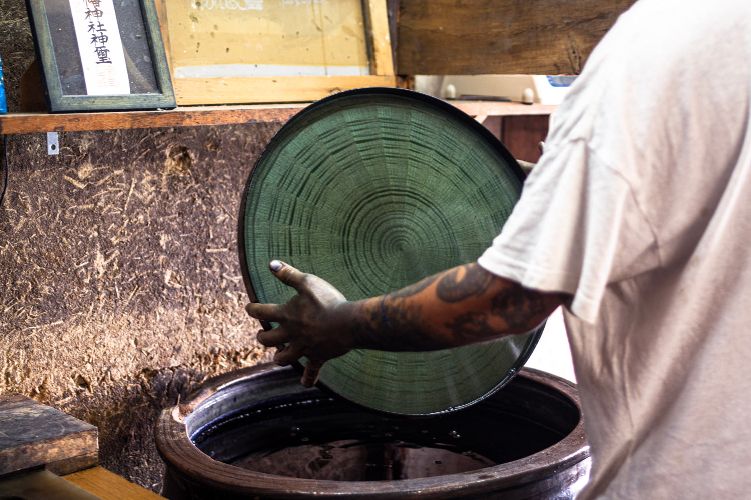 Round RaysTray L White sycamore Aizome indigo finish