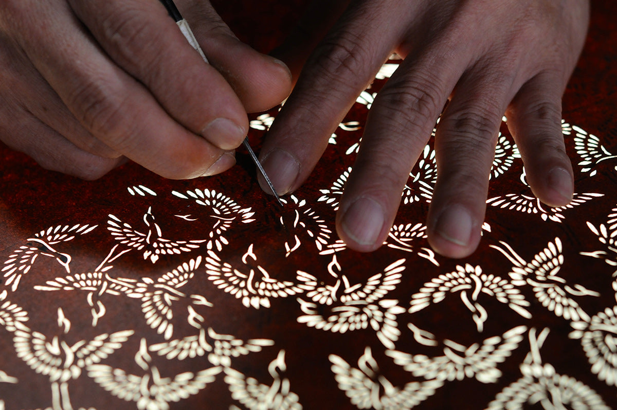 型紙に命を吹き込む、友禅彫刻の職人技｜西村武志〈京友禅〉