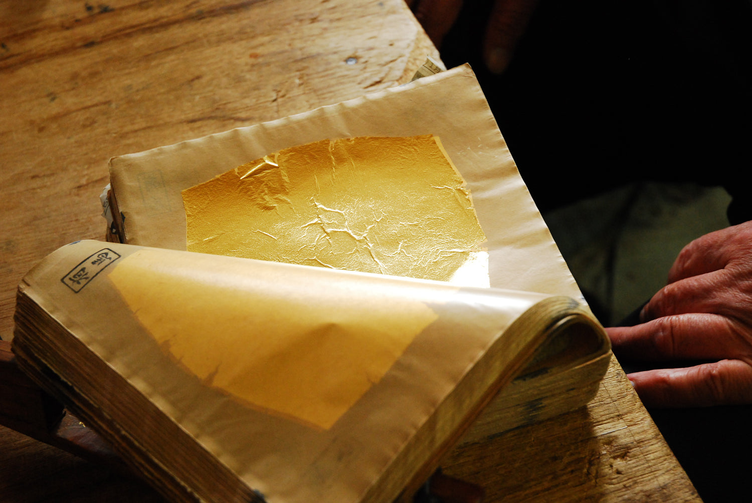 光を纏う、京の金糸・銀糸｜寺島保太良商店・寺島 大悟〈金銀糸〉