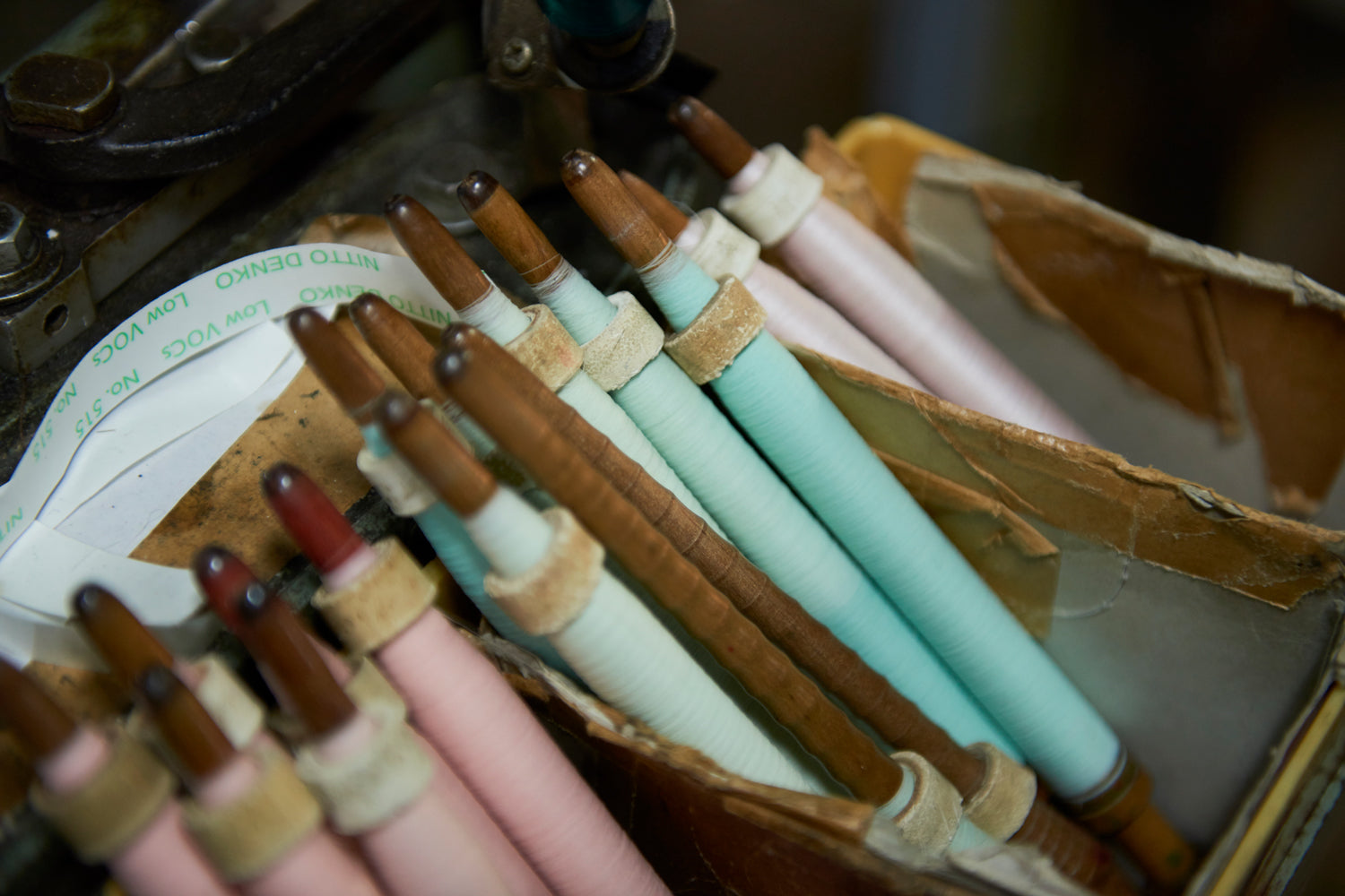 丹後ちりめんを纏う、「からみ織り」が生む軽やかな立体感｜安田織物・安田 章二〈丹後ちりめん〉