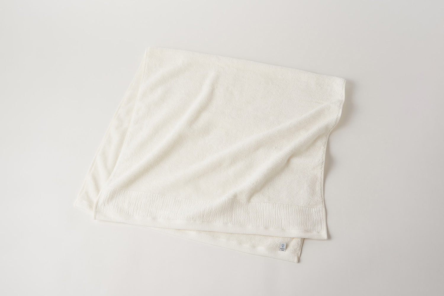 Harmonious Living with Water: Towels from the Senshu Region Roshichi Towel - Oasis Series Bath Towel