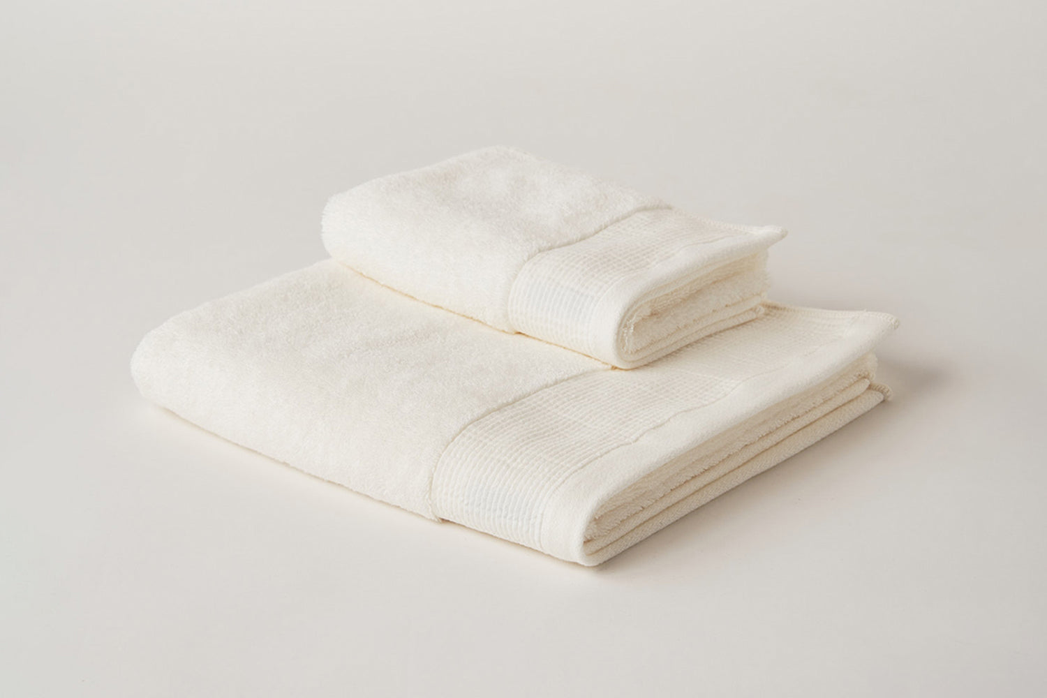 Harmonious Living with Water: Towels from the Senshu Region Roshichi Towel - Oasis Series Bath Towel
