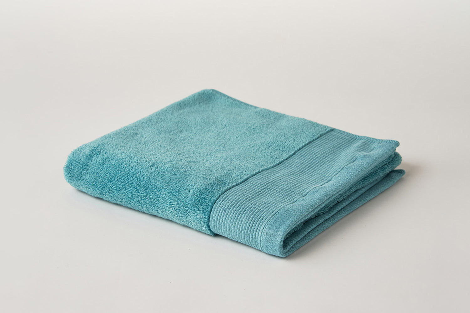 Harmonious Living with Water: Towels from the Senshu Region Roshichi Towel - Oasis Series Bath Towel