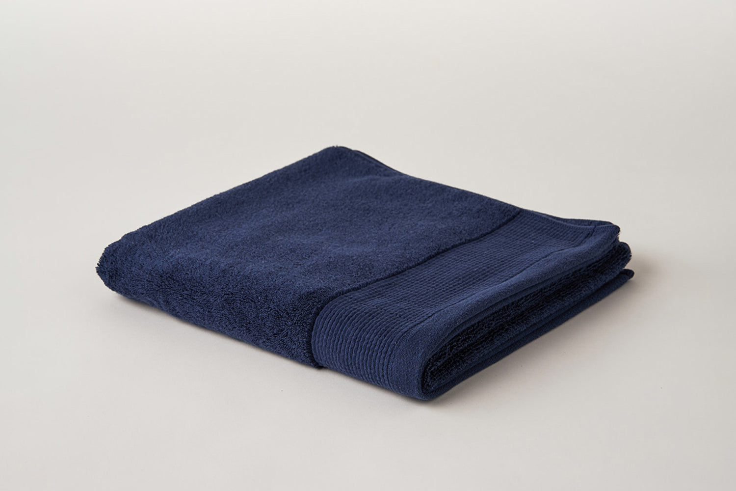 Harmonious Living with Water: Towels from the Senshu Region Roshichi Towel - Oasis Series Bath Towel
