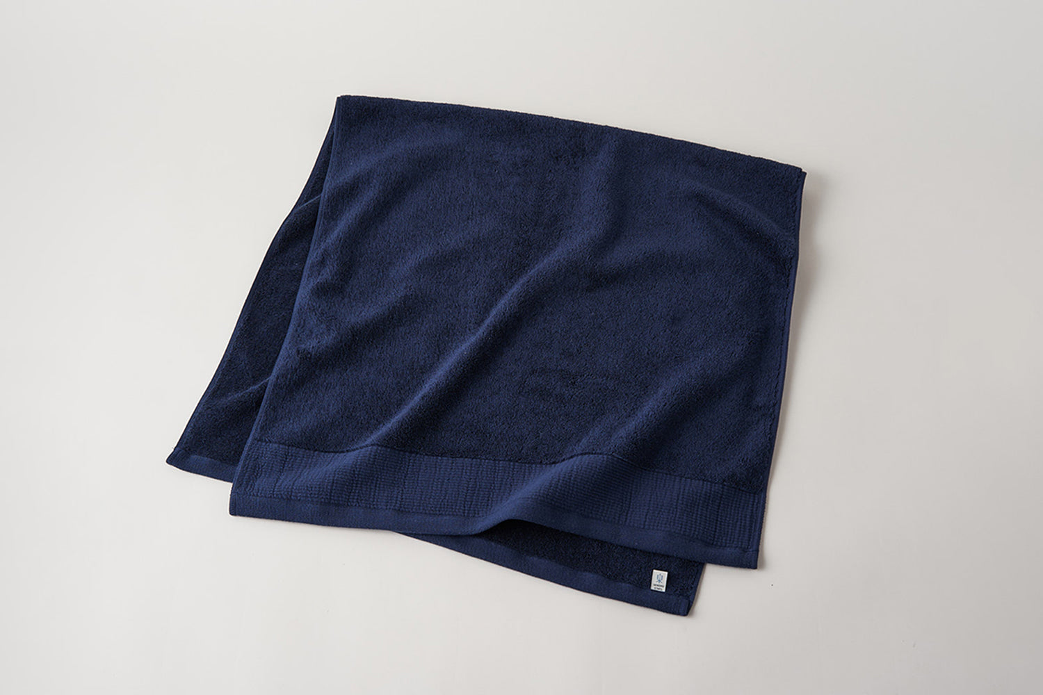 Harmonious Living with Water: Towels from the Senshu Region Roshichi Towel - Oasis Series Bath Towel