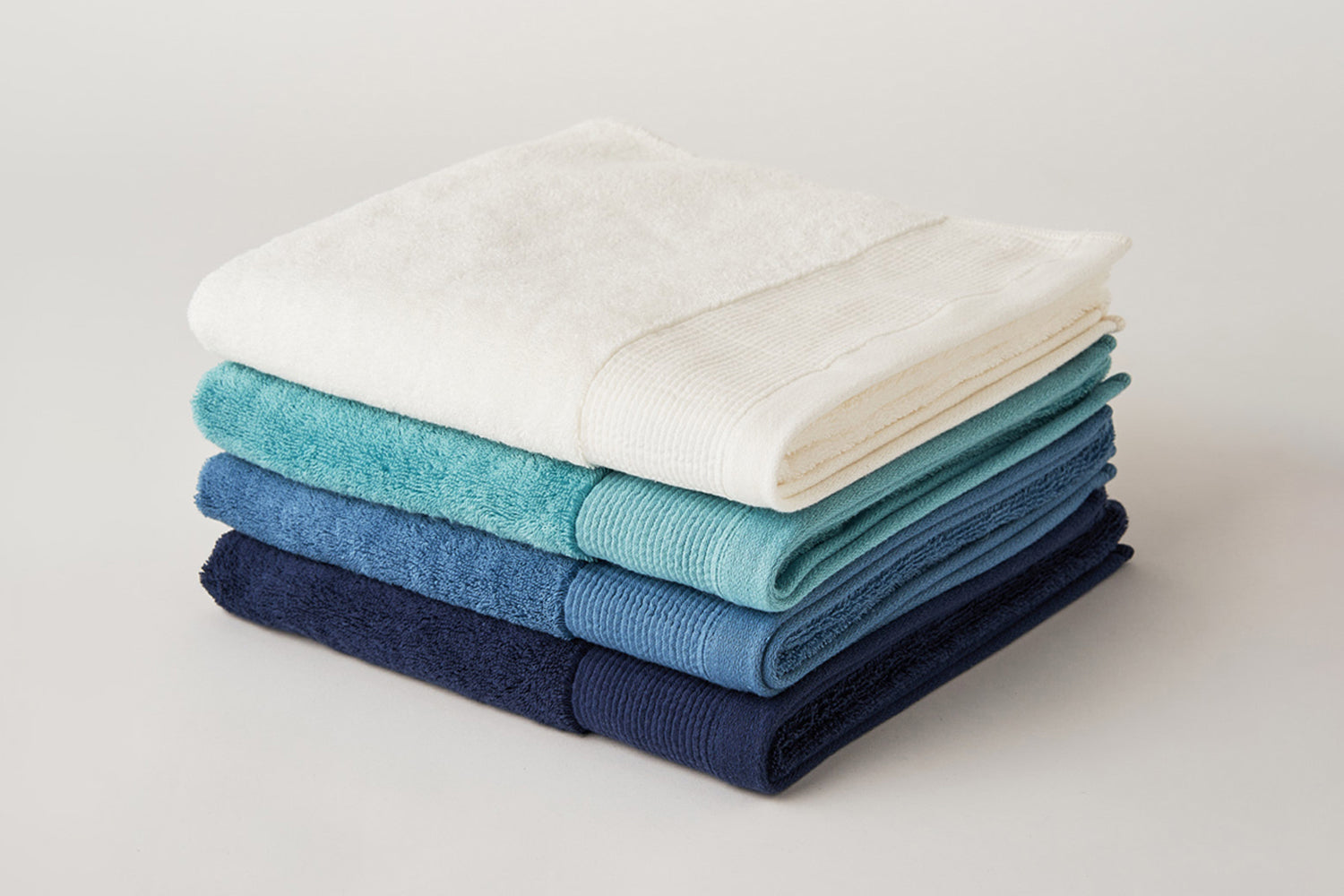 Harmonious Living with Water: Towels from the Senshu Region Roshichi Towel - Oasis Series Bath Towel