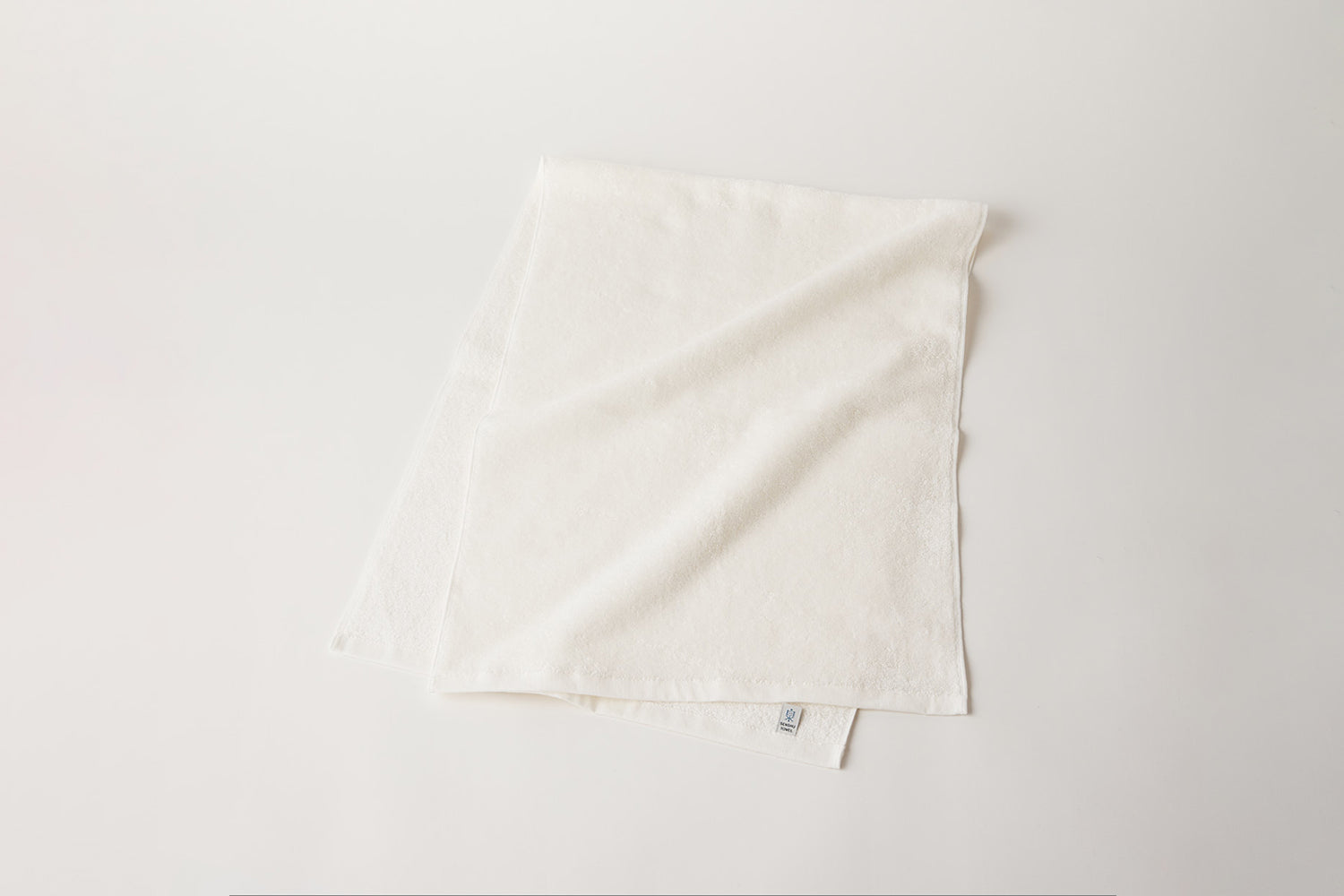 Harmonious Living with Water: Towels from the Senshu Region SHINTO TOWEL - Yukinone Series Small Bath Towel