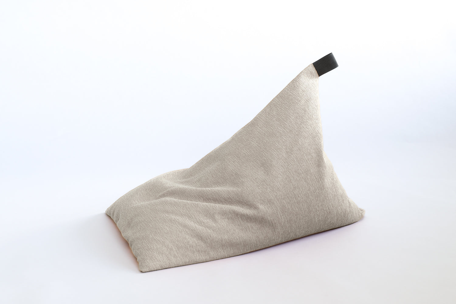〈Daitou Shingu Kogyo〉tetra - CHENILLE Beanbag Lounge Chair, Regular Size