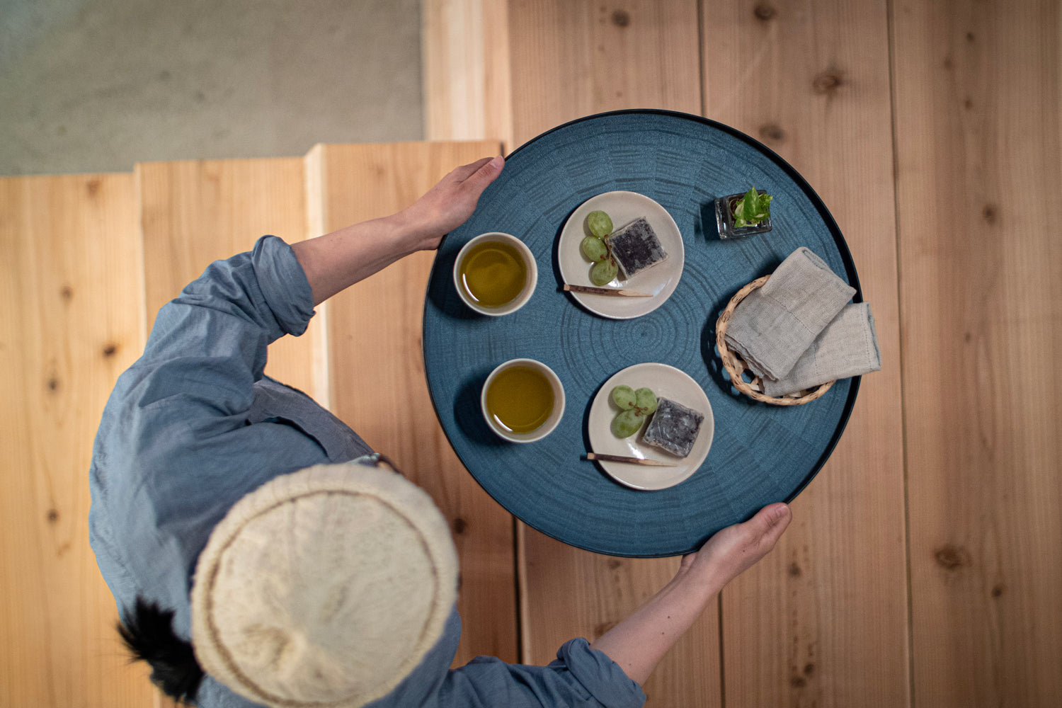 Round RaysTray L White sycamore　Aizome indigo finish