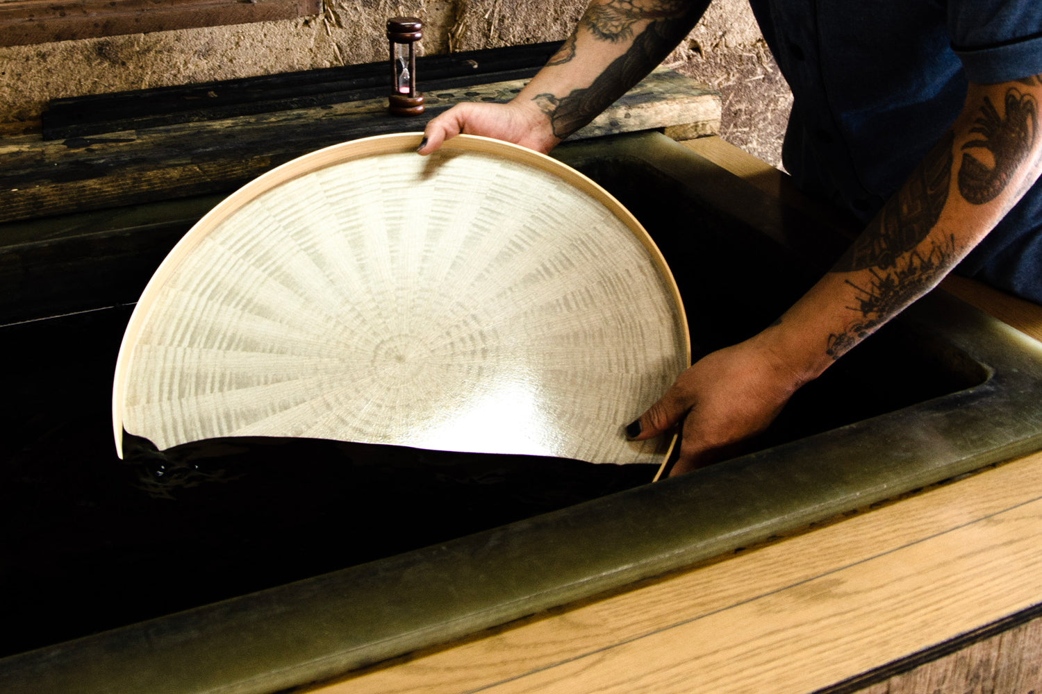 Round RaysTray L White sycamore　Aizome indigo finish