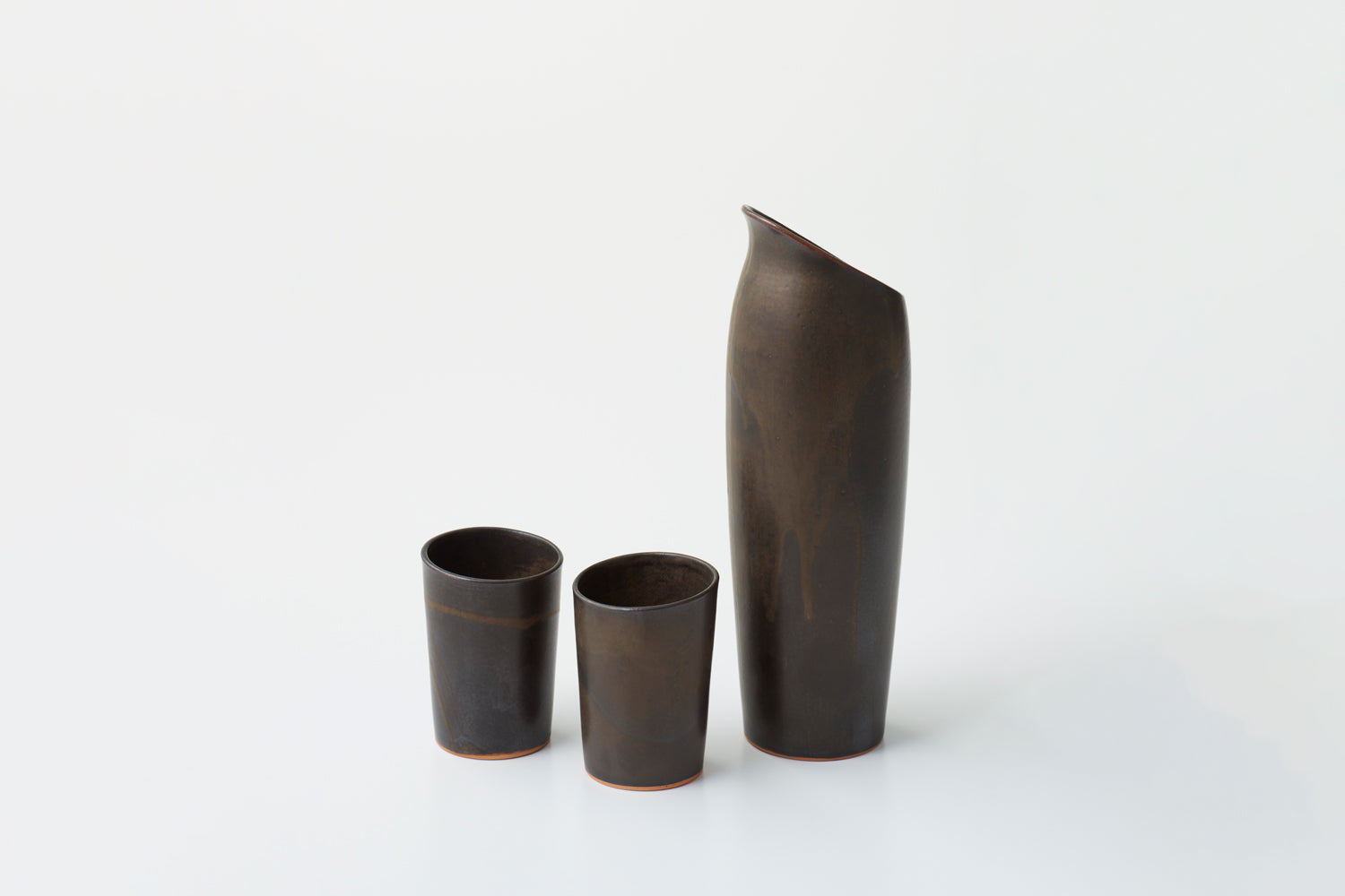 〈=K+〉 RUST BLACK ITTACHI SAKE SET