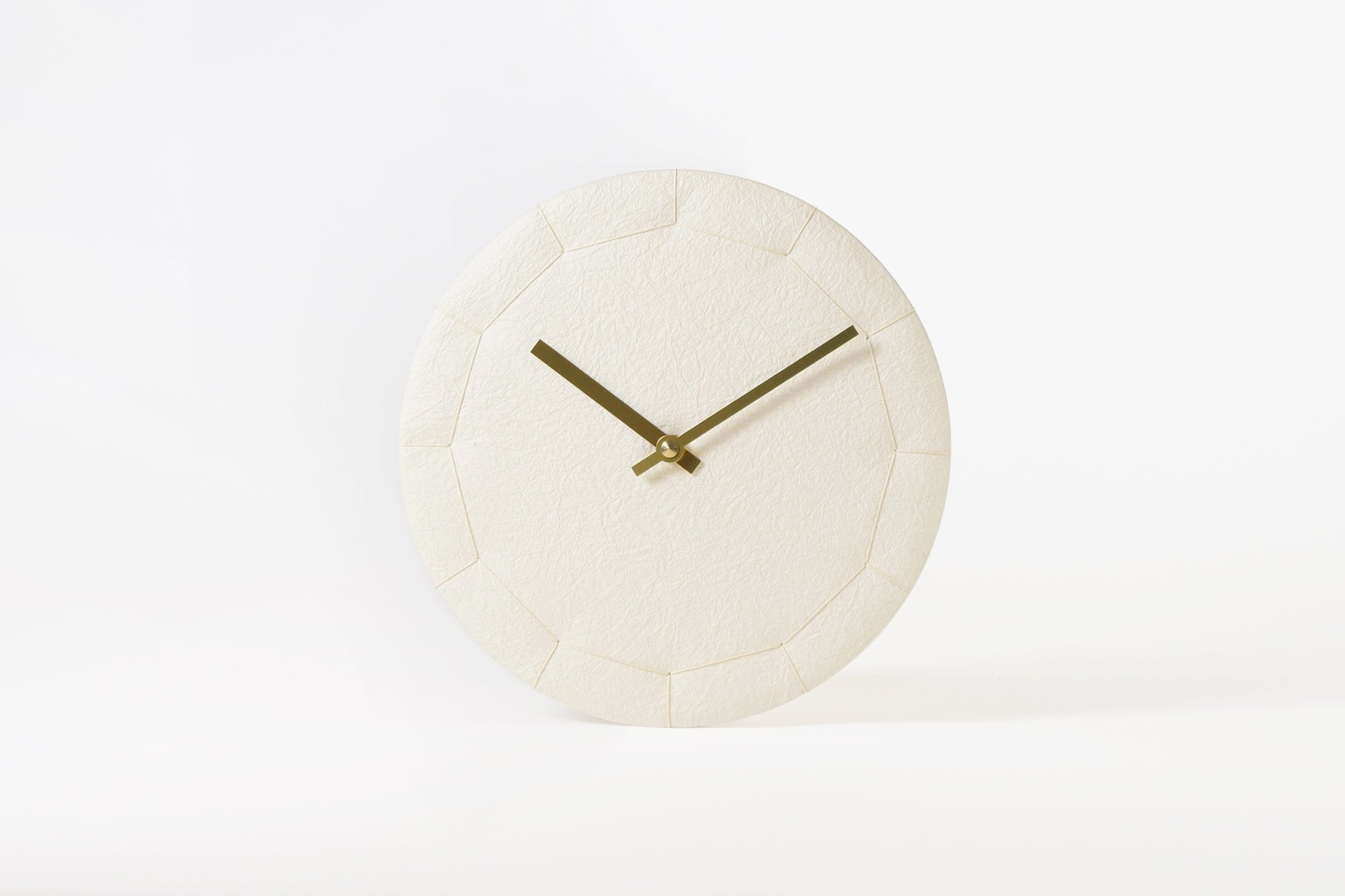 The Watoji Clock - A Timepiece Crafted from Rare Kurotani Washi Paper